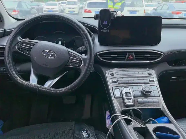 Hyundai Santa Fe — Фото автомобиля 12