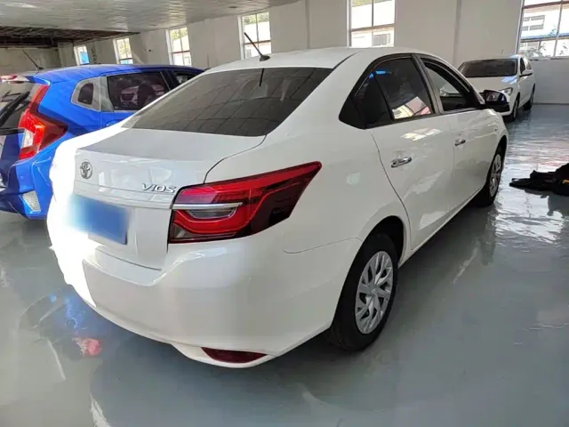 Toyota Vios — Фото автомобиля 6