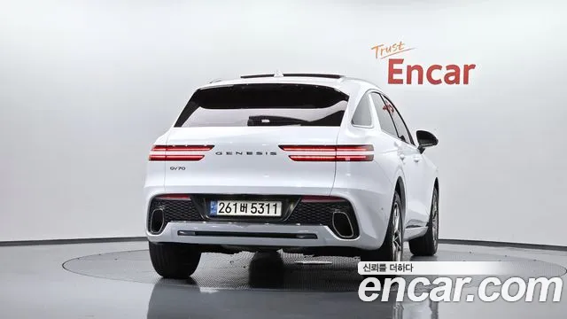Genesis GV70 — Фото автомобиля 4