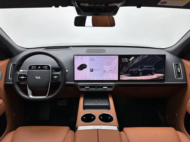 Li Auto L8 — Фото автомобиля 12