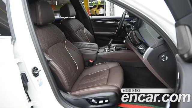 BMW 5-Series 5 серия (G30) 530i xDrive M Sport — Фото автомобиля 10