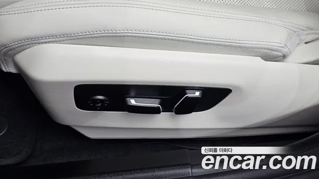 BMW 5-Series — Фото автомобиля 25