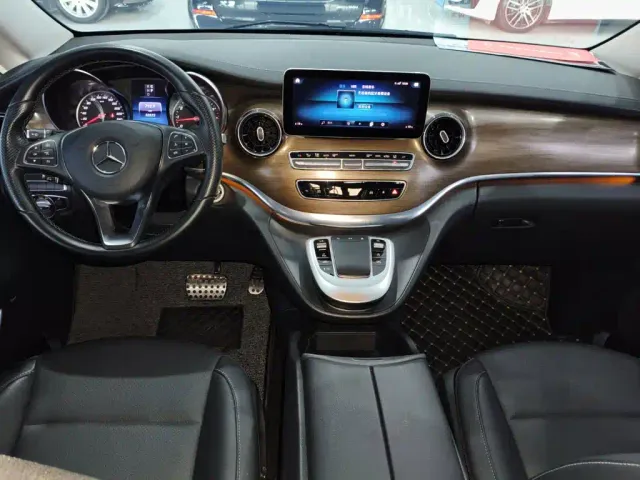 Mercedes-Benz V-Class — Фото автомобиля 13