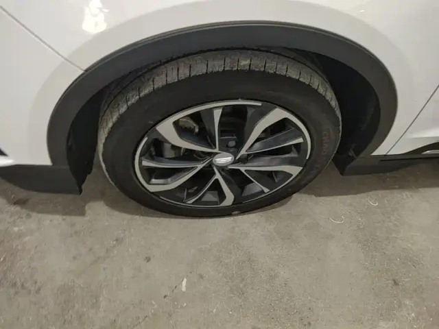 Geely Emgrand S — Фото автомобиля 22