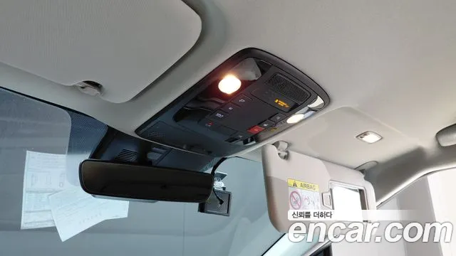 Kia Carnival Generation 4 — Фото автомобиля 22