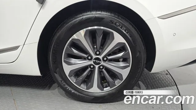 Kia K8 Hybrid — Фото автомобиля 6