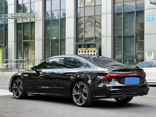 Audi Audi A7L 2023 45 TFSI quattro S-line Black Warrior Edition — Фото автомобиля 4