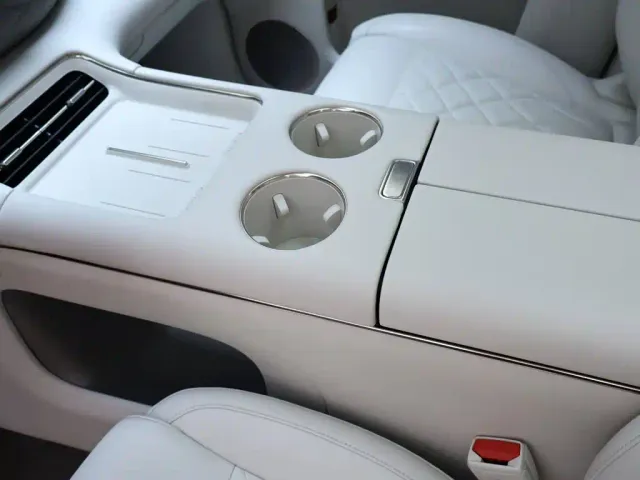 IM Motors LS9 — Фото автомобиля 12