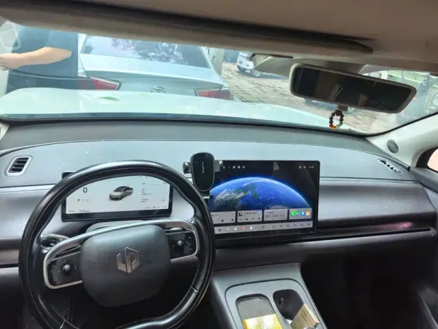 Leapmotor C10 — Фото автомобиля 12