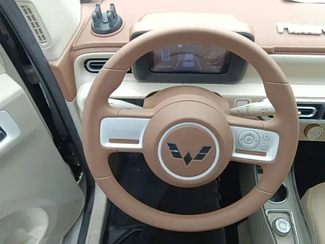 Wuling Hongguang Mini EV — Фото автомобиля 10