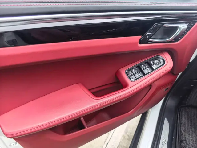 Porsche Macan — Фото автомобиля 4