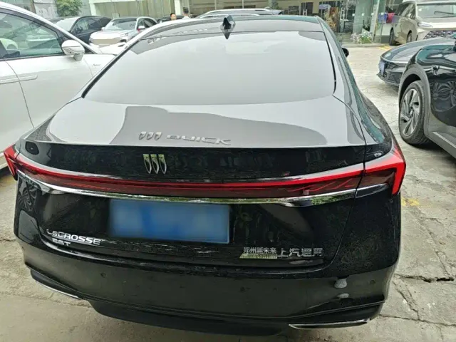 Buick LaCrosse 2026 Model 28T Platinum Edition — Фото автомобиля 5