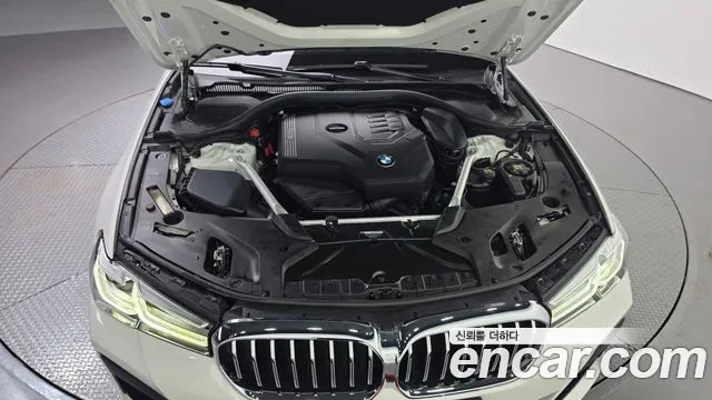 BMW 5 Series — Фото автомобиля 9