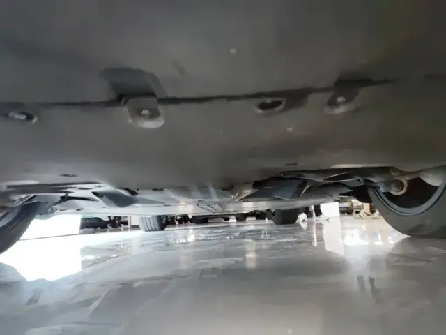 Tesla Model Y — Фото автомобиля 23