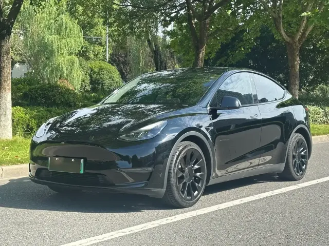 Фотография автомобиля — Tesla Model Y
