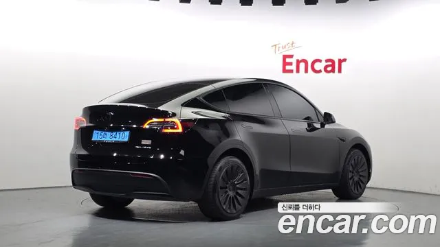 Tesla Model Y — Фото автомобиля 2