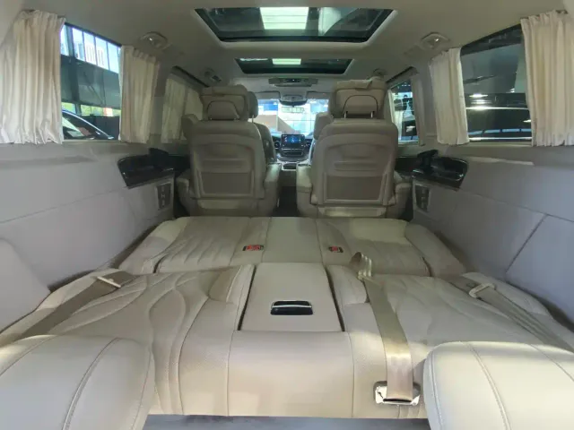 Mercedes-Benz V-Class — Фото автомобиля 15