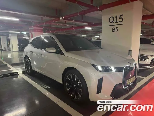 Фотография автомобиля — BMW iX