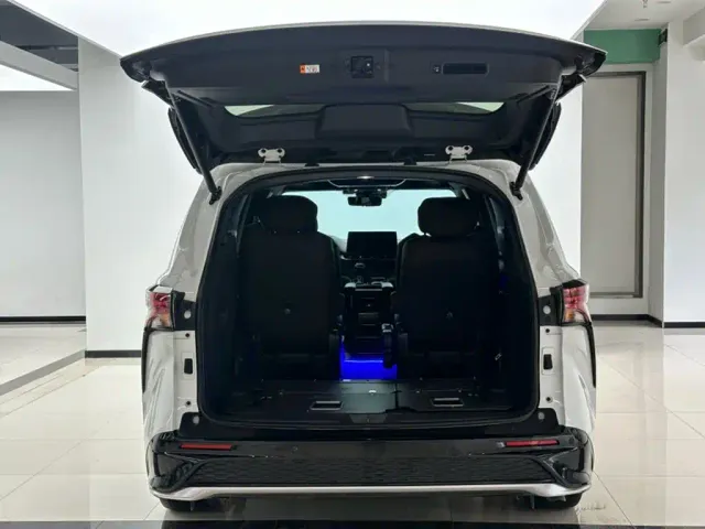 Toyota Granvia — Фото автомобиля 2