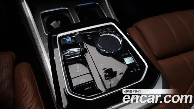 BMW i7 G70 — Фото автомобиля 12