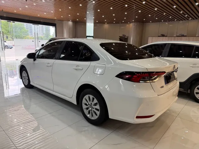 Toyota Corolla — Фото автомобиля 5