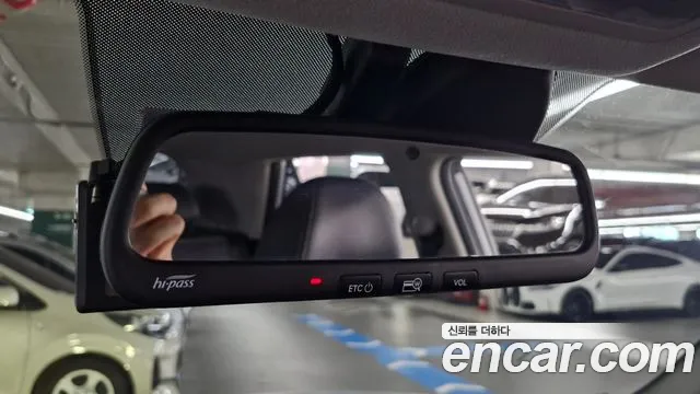 Hyundai Venue — Фото автомобиля 13