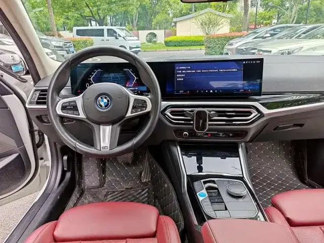 BMW i3 — Фото автомобиля 13