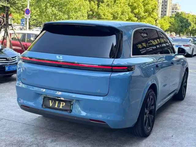 Li Auto L8 — Фото автомобиля 5