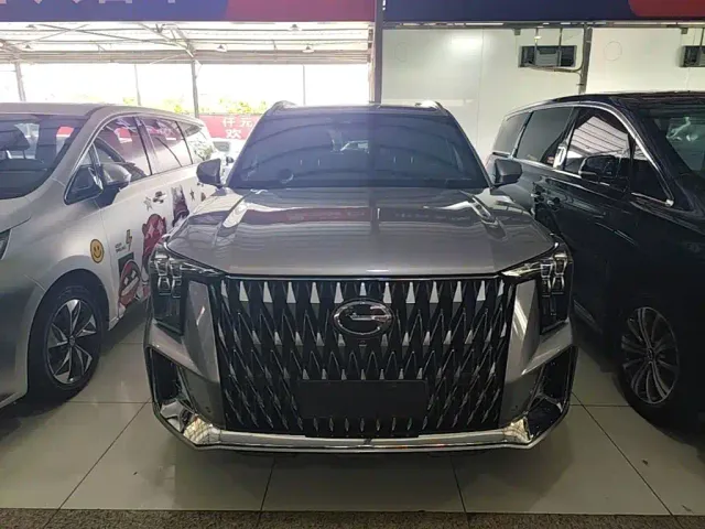 GAC Trumpchi GS8 — Фото автомобиля 2