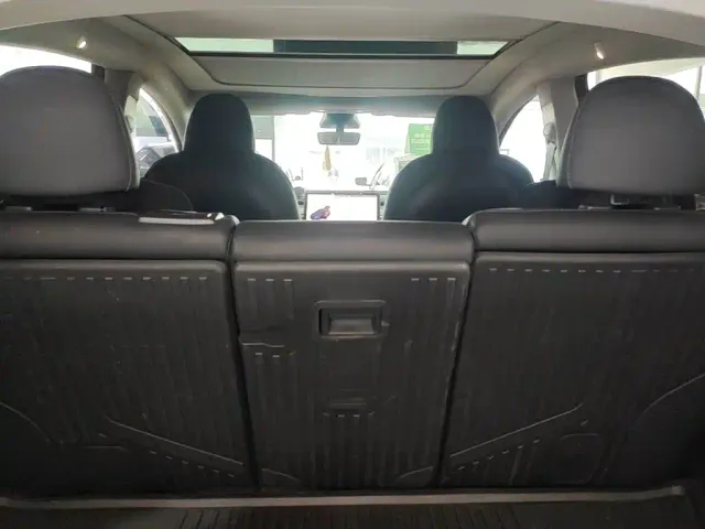 Tesla Model Y — Фото автомобиля 17