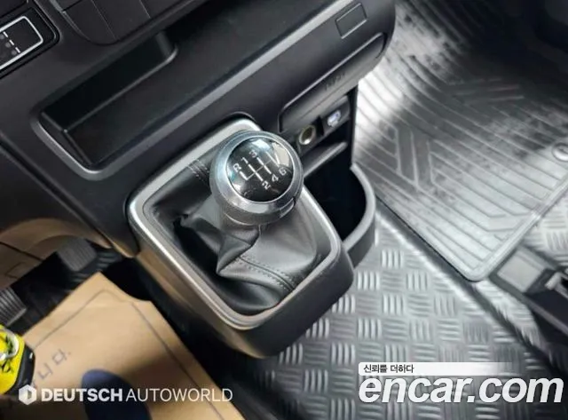 Hyundai Staria — Фото автомобиля 9