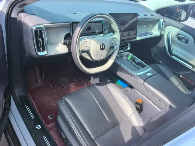 Leapmotor B01 — Фото автомобиля 10