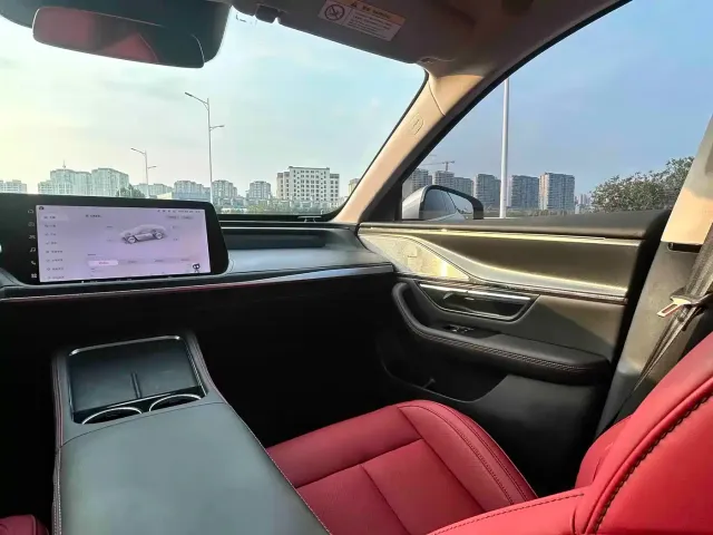 Xpeng P7 — Фото автомобиля 12