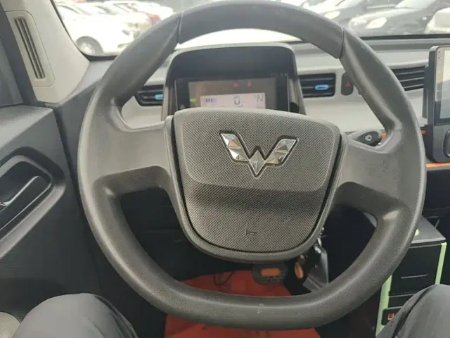Wuling Hongguang Mini EV — Фото автомобиля 10