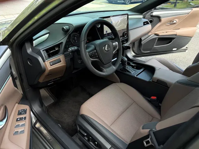Lexus ES — Фото автомобиля 11