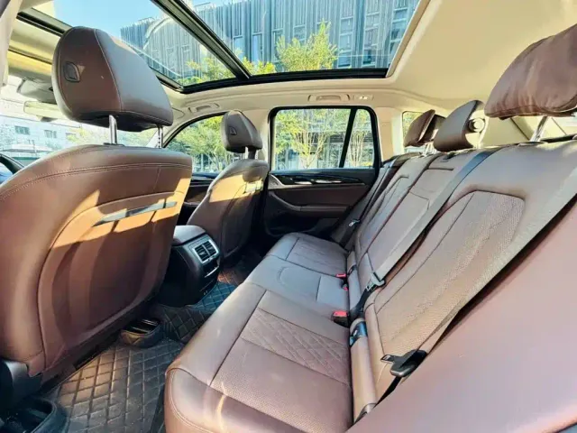 BMW iX3 — Фото автомобиля 19