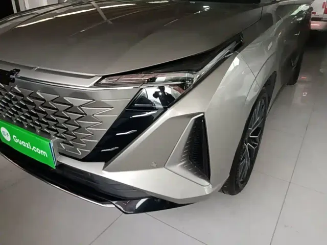 Changan Z6 — Фото автомобиля 23