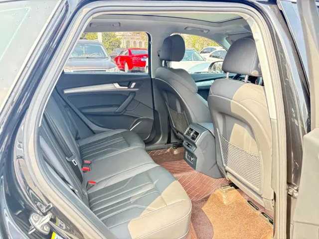 Audi Q5L — Фото автомобиля 12