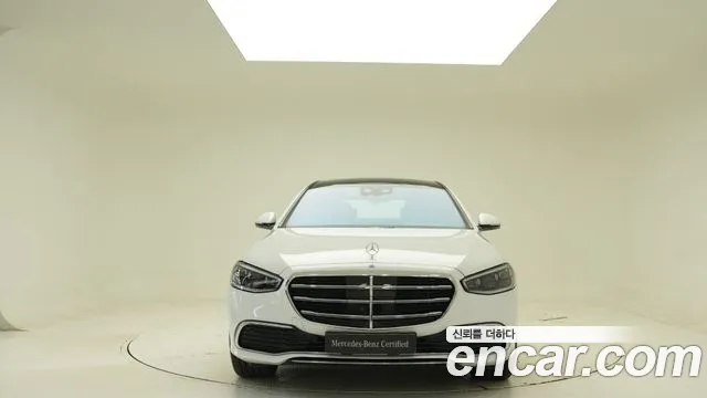 Mercedes-Benz S-Class — Фото автомобиля 3