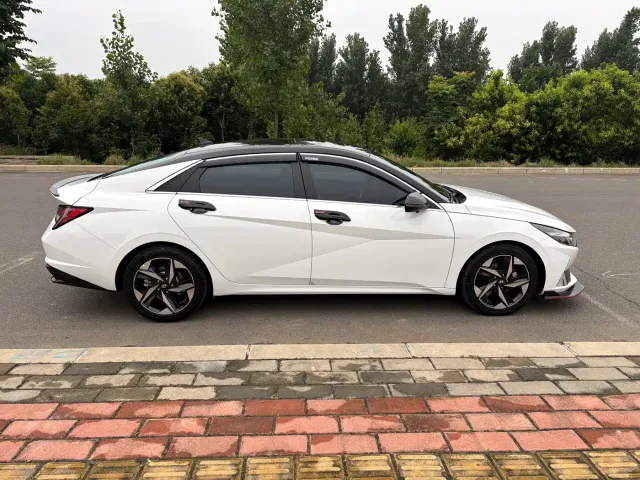 Hyundai Elantra — Фото автомобиля 3