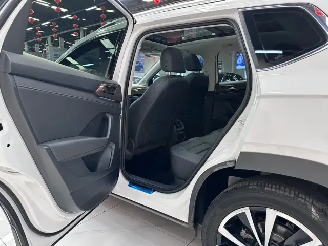Volkswagen Tharu — Фото автомобиля 11