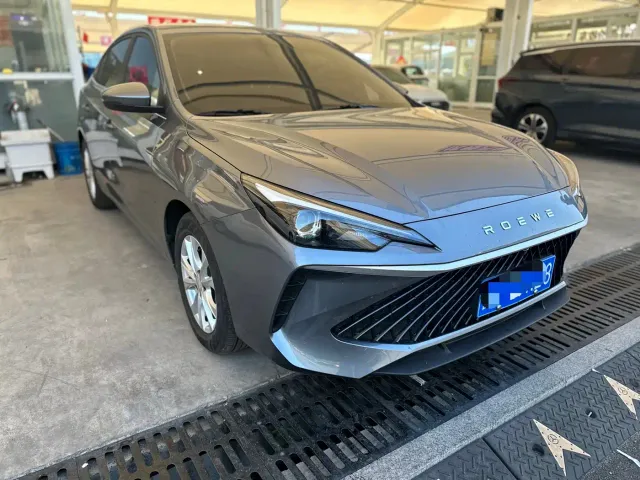 Roewe i5 — Фото автомобиля 3