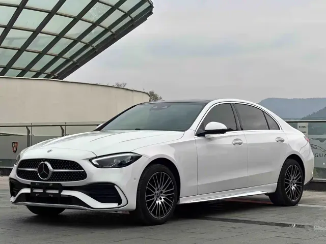 Фотография автомобиля — Mercedes-Benz C-Class
