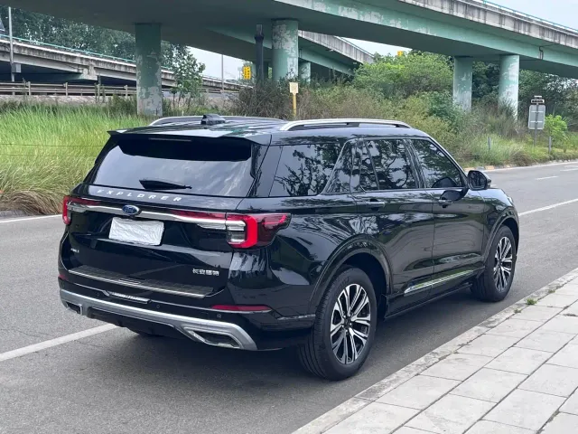 Ford Explorer — Фото автомобиля 6