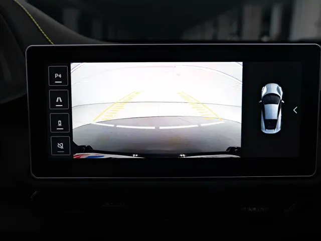 Lotus Emira — Фото автомобиля 15