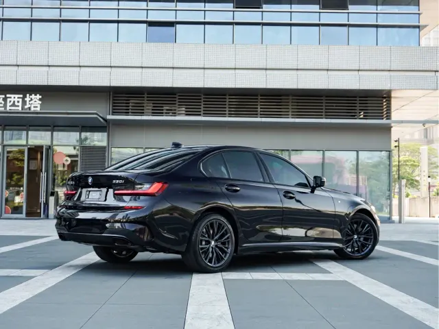 BMW 3 Series — Фото автомобиля 5