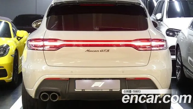 Porsche Macan — Фото автомобиля 4