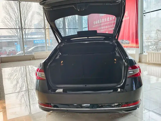 Skoda Superb — Фото автомобиля 18