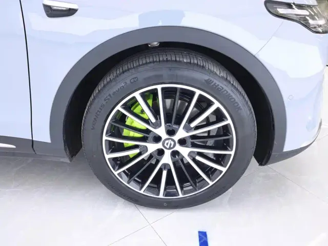 Leapmotor C11 — Фото автомобиля 6