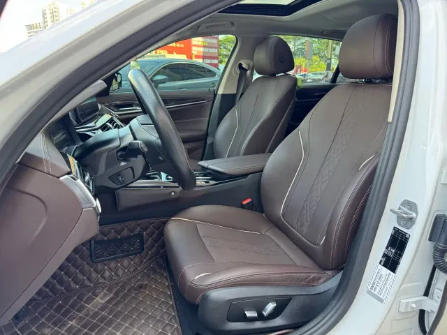BMW 5 Series — Фото автомобиля 5